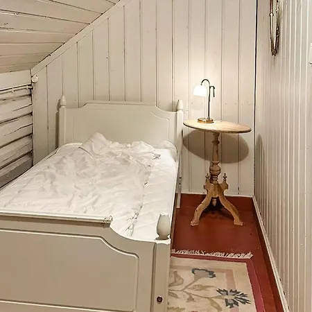 5 Bedroom In Krokkleiva *